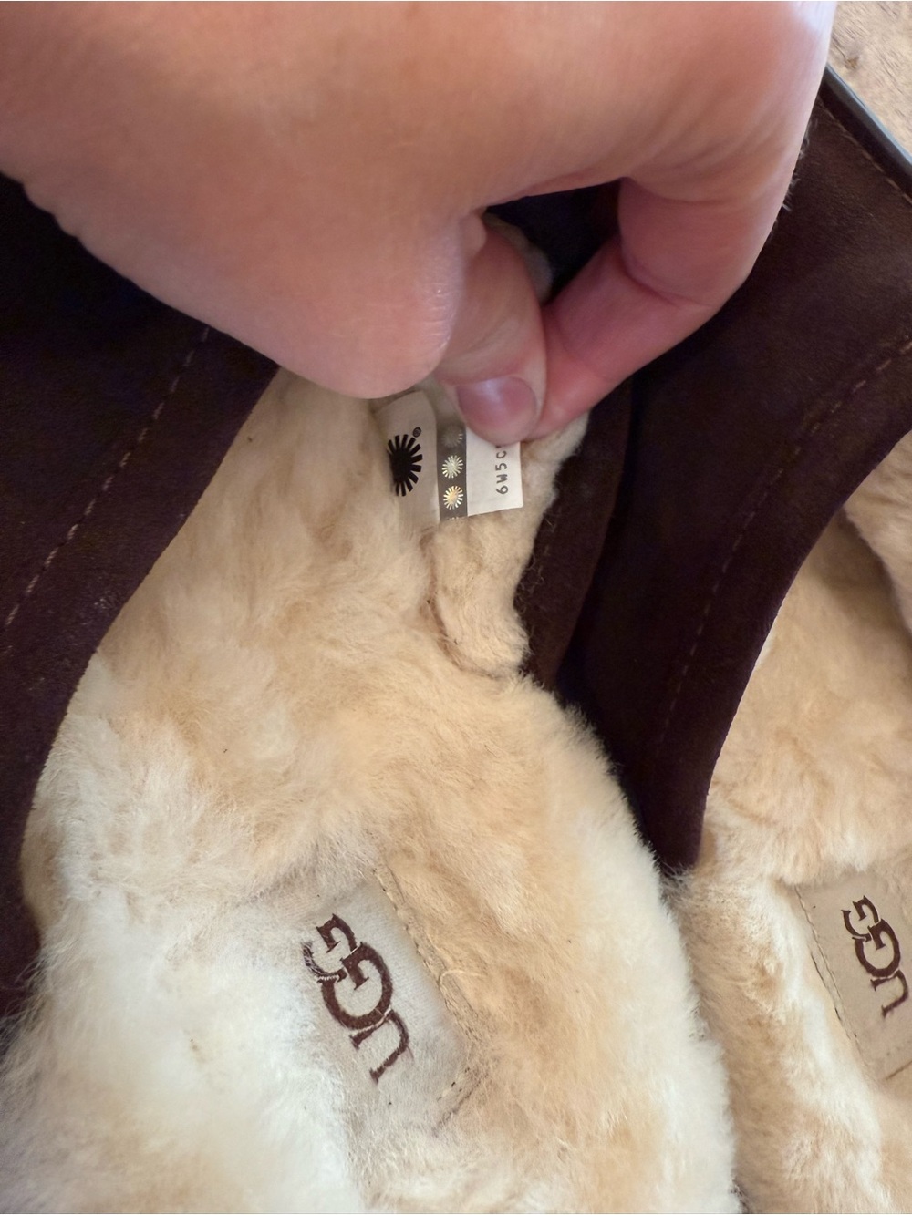 UGG Scuff Slippers Women’s Size 10 Espresso Brown Suede Sheepskin Lined Comfort - Picture 6 of 7